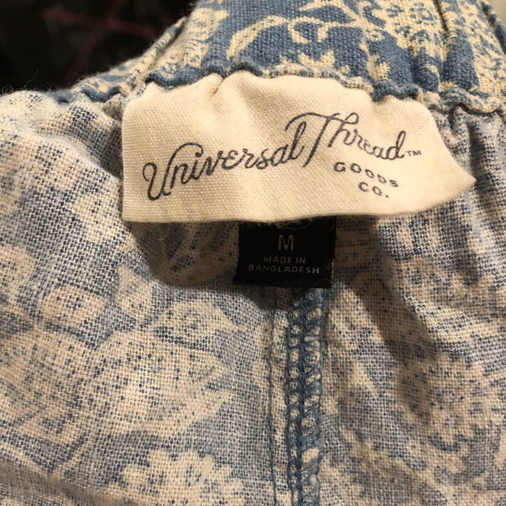 universal thread shorts - Picture 2 of 3